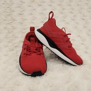 Boys Puma Tennis Shoes Size 6